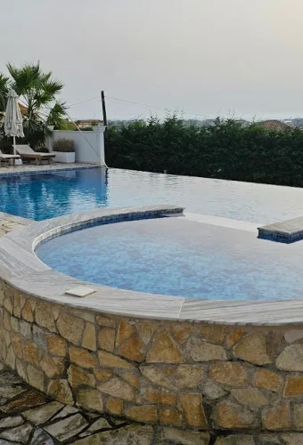 pool-close-up